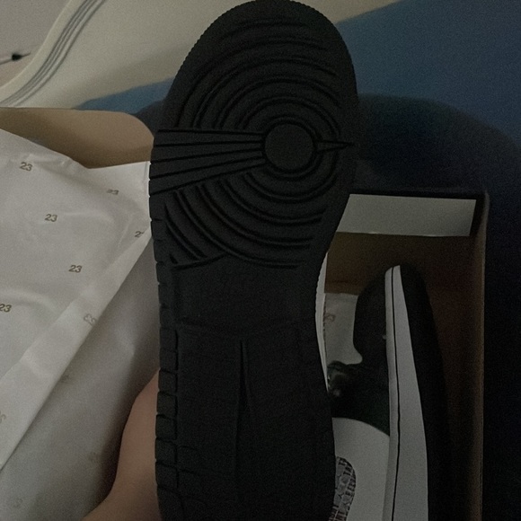 Air Jordan 1 mid se, size 6, galaxy - Picture 3 of 6